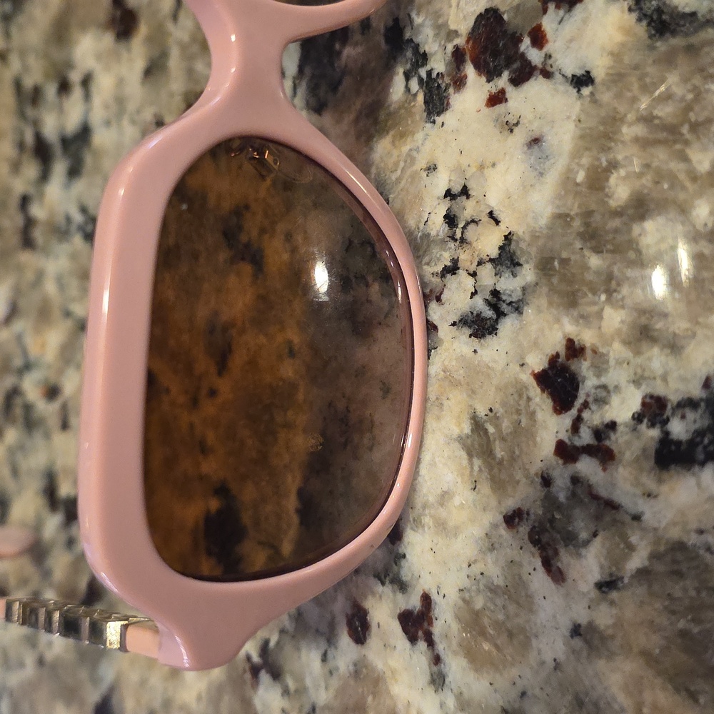 Burberry B4389-F Pink Oversized Sunglasses ( Read Description) - Picture 2 of 10
